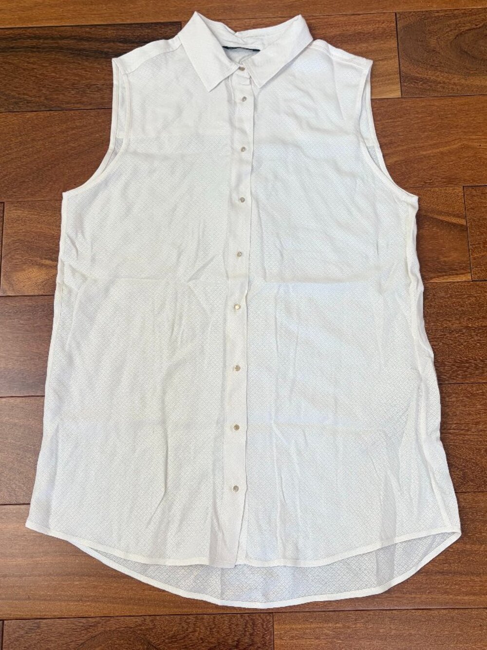 Massimo Dutti off white sleeveless button-down geometric blouse size 6